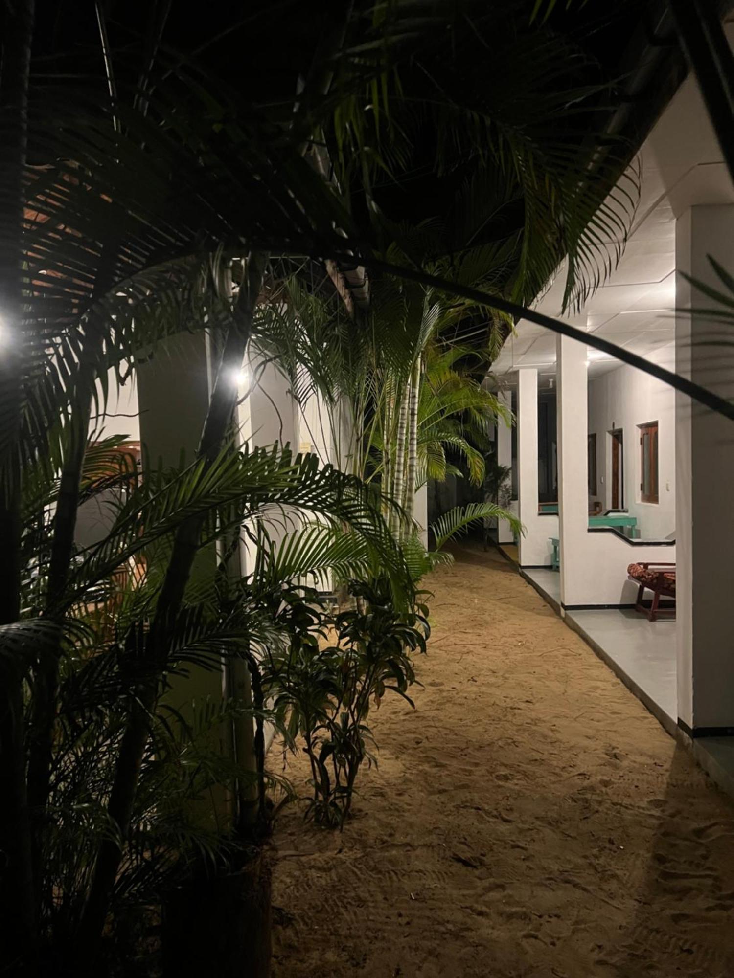 Moxy Bay Arugambay Hotell Arugam Kudah Eksteriør bilde