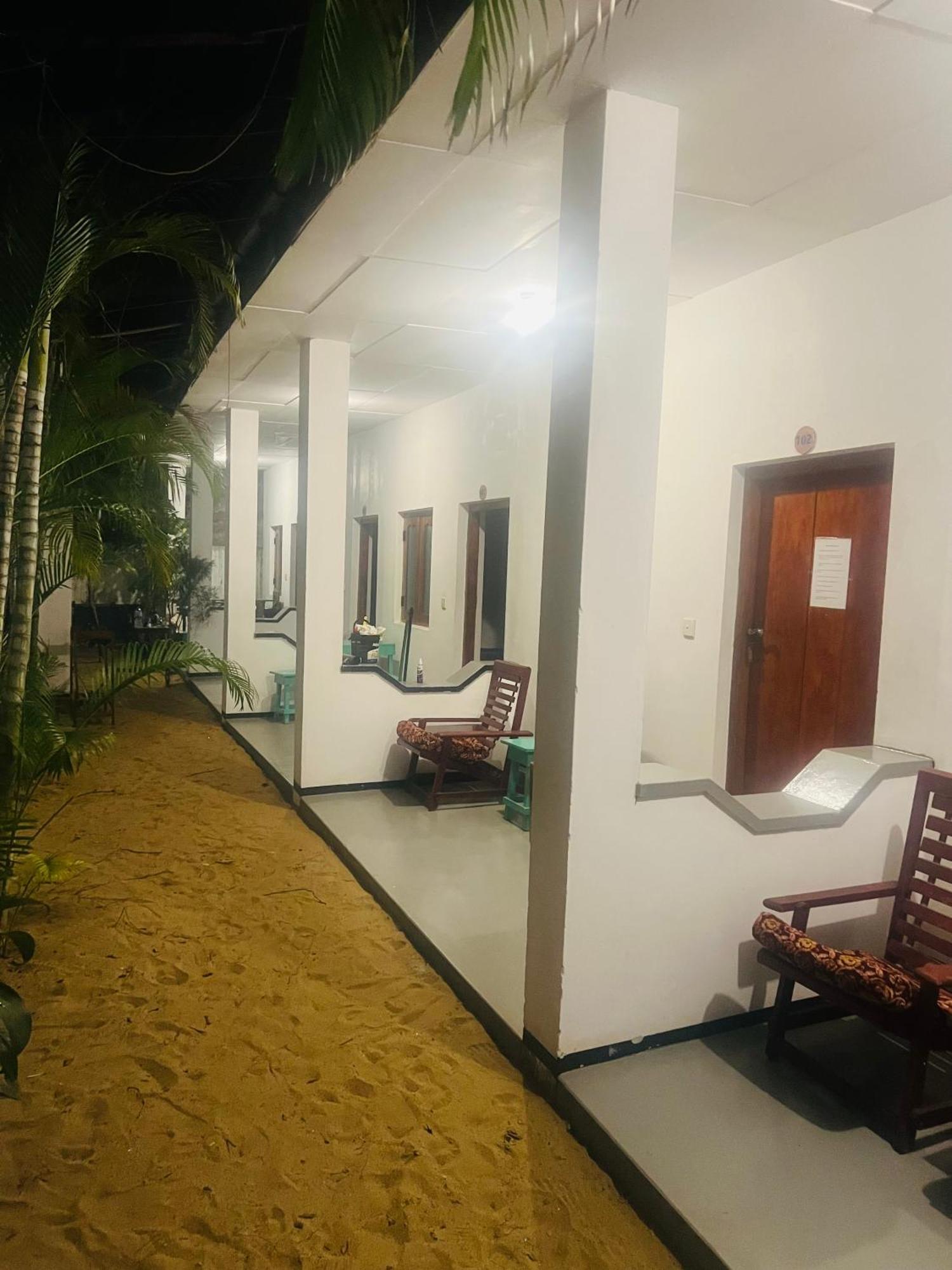 Moxy Bay Arugambay Hotell Arugam Kudah Eksteriør bilde